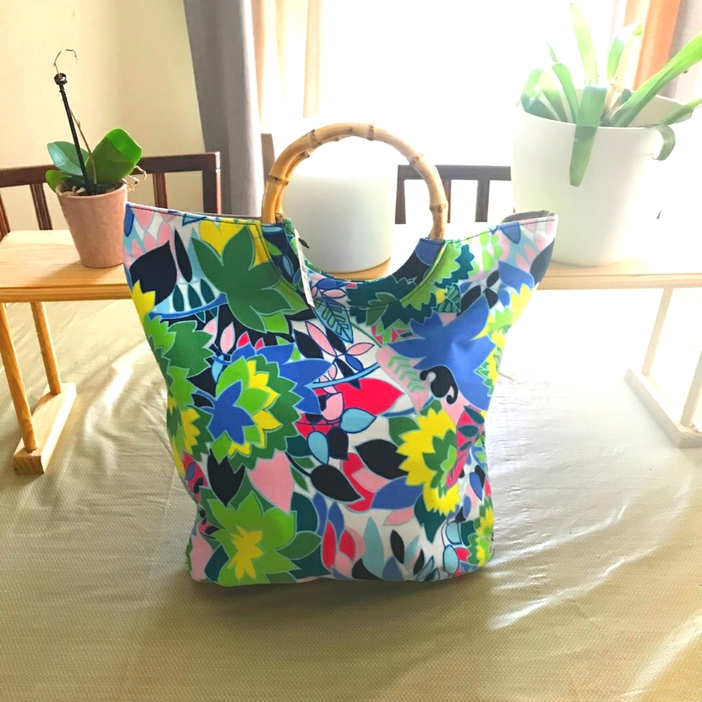 Tote bag